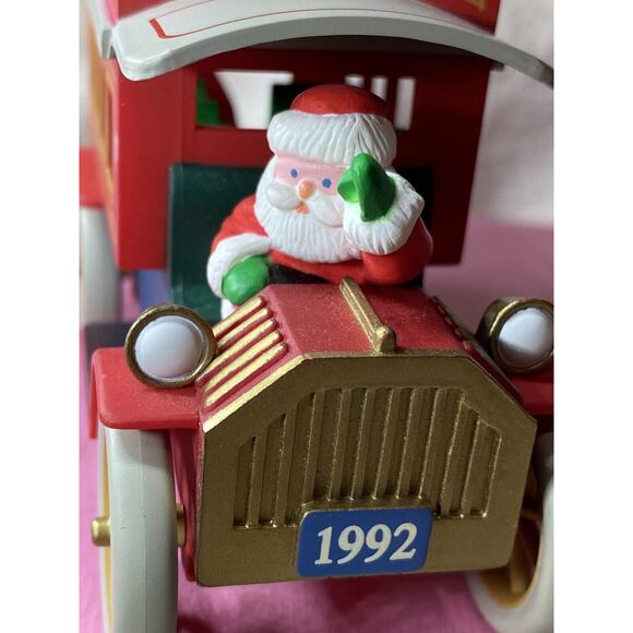 Hallmark 1992 Kringle Tours Here Comes Santa Series Christmas Tree Ornament - Picture 7 of 11